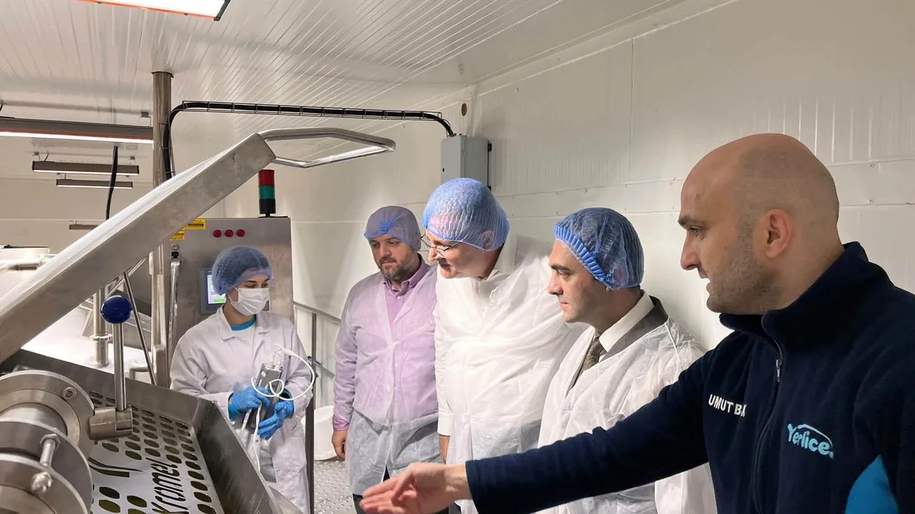 Protokolden Kavak’a Çıkarma: Lavanta Bahçesi ve Sanayi Tesisine Ziyaret!